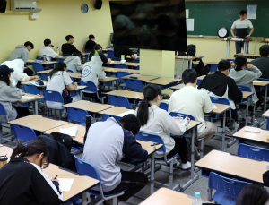 “이러다 입학 취소되나”…의대증원, 의평원이 발목 잡았다