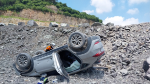 사천 골재생산현장 언덕서 SUV 차량 추락…1명 사망