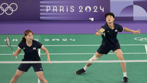 ‘구토 투혼’ 배드민턴 김원호·정나은, 中에 패…값진 ‘은메달’