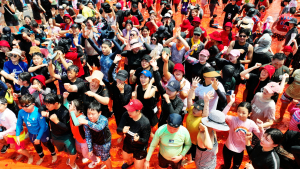 찜통 더위에도 화천토마토축제 방문객 14만 육박