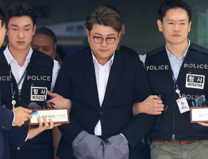 “김호중에 선처를” 뺑소니 피해 택시기사 탄원서 제출