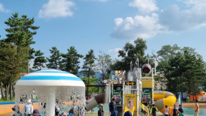 폭염에 변산해수욕장 찾은 피서객 ‘시원한 물놀이’