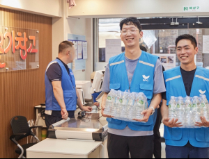 “36도 폭염에 도움 되길”…취약계층 지원 나선 유통가