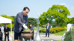 ‘일본군 위안부 피해자 기림의 날’...망향의 동산 참배 [충남에듀있슈]