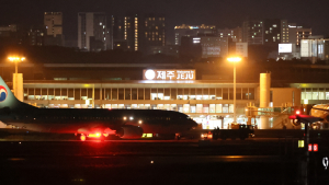 김포행 대한항공 여객기 이륙 중 멈춰…제주공항 운항 중단 뒤 재개