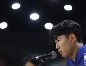 ‘홍명보와 10년만 재회’ 손흥민 “감독은 선장…선수는 믿고 따라야”