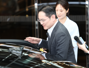 이재용 삼성전자 회장, 美 연방 상원의원들과 승지원서 회동 