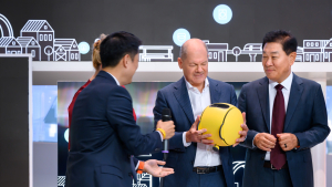 올라프 숄츠 독일 총리, IFA 2024 삼성·LG 전시관 찾아 