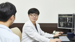 시원치 않은 소변 줄기! 노화 아닌 전립선암 위험신호 [건강 나침반]