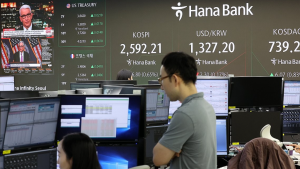 美 기준금리 빅컷에도…코스피 2560대 하락 전환 [시황]