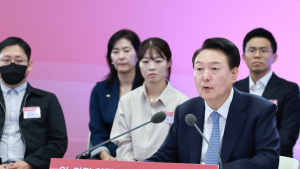尹대통령 “일·가정 양립 중소기업에 세제혜택·세무조사 유예 검토”