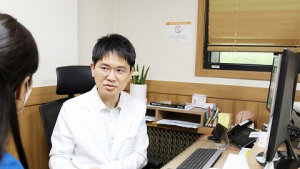 손떨림이 보내는 이상신호, 본태 떨림과 파킨슨병 [건강 나침반]