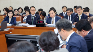 복지부 장·차관, 사퇴 요구에 “맡은 바 직무 최선 다할 것” [2024 국감]