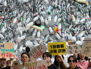 환경부, ‘일회용컵 무상제공 금지’ 검토…“수용성 높은 방안 제시할 것”
