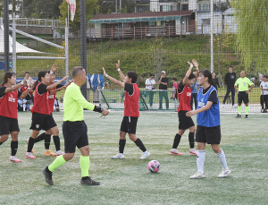 여자 축구 ‘하프타임’ 정상 등극…서울 이랜드 FC ‘2024 레울컵’ 현장