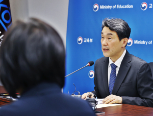 이주호 장관 “미복귀 의대생 내년 마지노선…유급·제적 불가피”