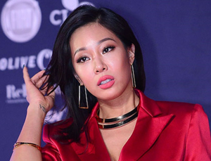 ‘폭행 방관 논란’ 가수 제시 “도의적 책임 느껴” 사과