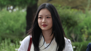 국회 뜬 뉴진스 하니 “팬들은 다 알 것” 짧게 인사
