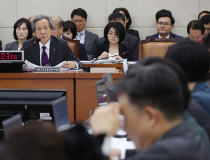 건보재정 2028년 소진…의료공백 장기화에 ‘고갈 시계’ 빨라지나