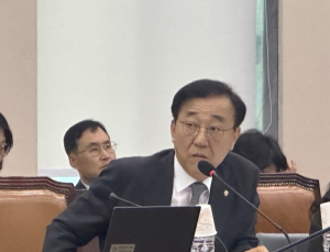 김윤덕 의원 “해외 게임사 ‘배짱 운영’” 질타 [2024 국감]