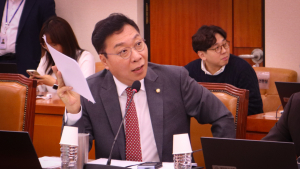 정연욱 