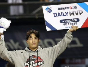 “아직 안 끝났다“ LG트윈스, 삼성에 반격…1-0 승리