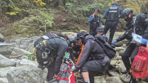 '단풍철 맞은' 강원서 산악사고 속출…1명사망·2명 중경상