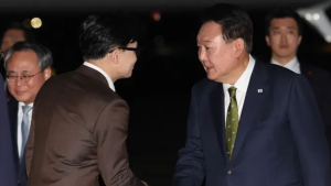 尹대통령-한 대표, 대통령실 파인그라스에서 면담 시작