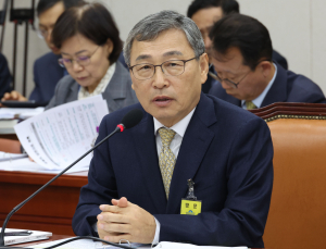 정근식 “동생과 같은 땅에서 농사…조 전 교육감은 85점 주겠다”[2024 국감]