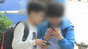 교실에 게임 판 깔아준 태블릿…'내년 도입' AI 디지털교과서 우려