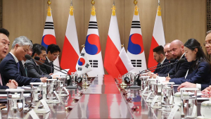 尹대통령 “한-폴란드 방산 협력 강화…K2전차 2차계약 연내 마무리”