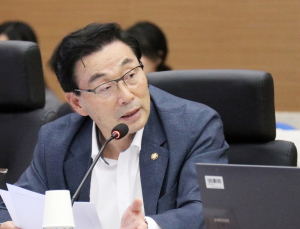 “‘수입 벌집꿀’ 전염병 위험…검역본부 나서야” [2024 국감]