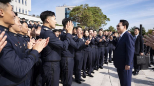 尹대통령, 안보견학 온 공사 생도들 격려…“군복 자부심 보장할 것”