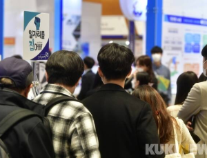 “아직 스펙 부족하다”…취업준비생 10명 중 6명, 소극적 구직 상태