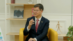 산적한 난임 부부 지원과제…“눈물이 웃음 되도록 총력 다할 것” [난임일기➅]