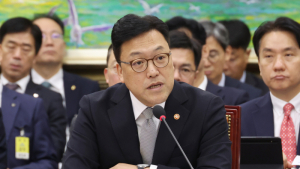 김병환 금융위원장 “금투세 폐지 시급…국회 나서야” [일문일답]