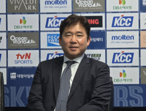 연승 끊긴 김승기 감독 “강팀도 아닌데, 강팀 행세했죠”