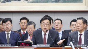 정진석 비서실장 “尹대통령, 명태균 경선룰 간섭하려 해 매몰차게 끊어”