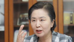‘공천개입 의혹’ 김영선 전 의원 검찰 출석...명태균 조사 임박