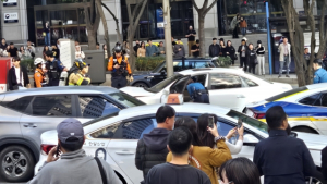 강남역서 무면허 8중 추돌 사고 낸 20대 구속영장…사고 전 유모차 치고 달아나