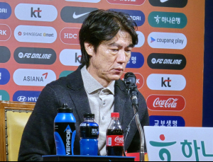 ‘특명’ 풀백을 찾아라…홍명보 “굉장히 고민인 자리”