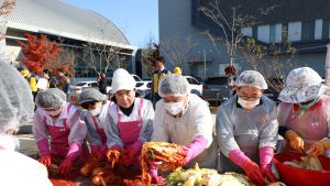 전국 유일무이 '고성군 이웃사랑김장나눔축제'…온 군민이 힘 모은 대화합