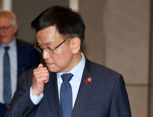 환율 1430원까지 급등…최상목 F4 긴급회의 소집