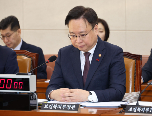 조규홍 복지부 장관, ‘계엄 위헌인가’ 질문에 “동의한다…너무 놀랐다”