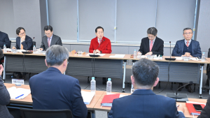 홍준표 대구시장, 비상계엄 사태 후 첫 간부회의서 흔들림 없는 시정 주문