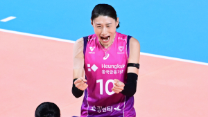0-2서 대역전극…‘김연경 28득점’ 흥국생명, IBK 꺾고 개막 12연승