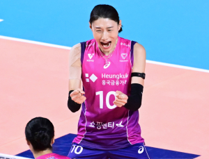 0-2서 대역전극…‘김연경 28득점’ 흥국생명, IBK 꺾고 개막 12연승