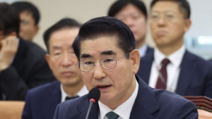 김용현 전격 자진 출석… 검찰 특수본, 긴급 체포