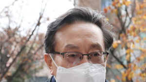 검찰, ‘친인척 부당대출’ 손태승 전 회장 구속영장 재청구