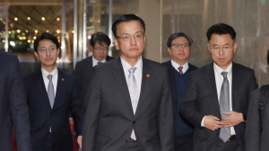 최상목 “변동성 과도해, 심리 반전되도록 적극 대응”